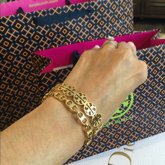 TORY BURCH CIRCLE LOGO CUFF 18 K GOLD BRACELET - Picture 1 of 8